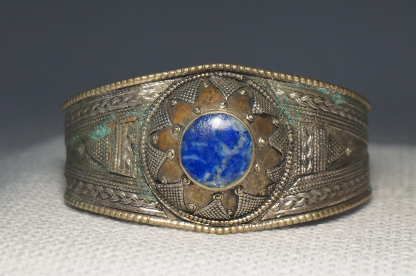 A fine antique bracelet-Afghanistan/Pakistan