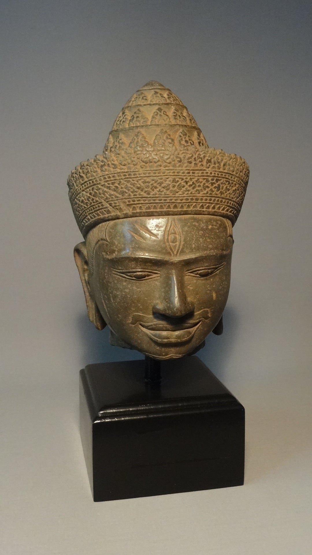 A Fine limestone Head of Shiva, Koh Ker, 10th Century-Khmer