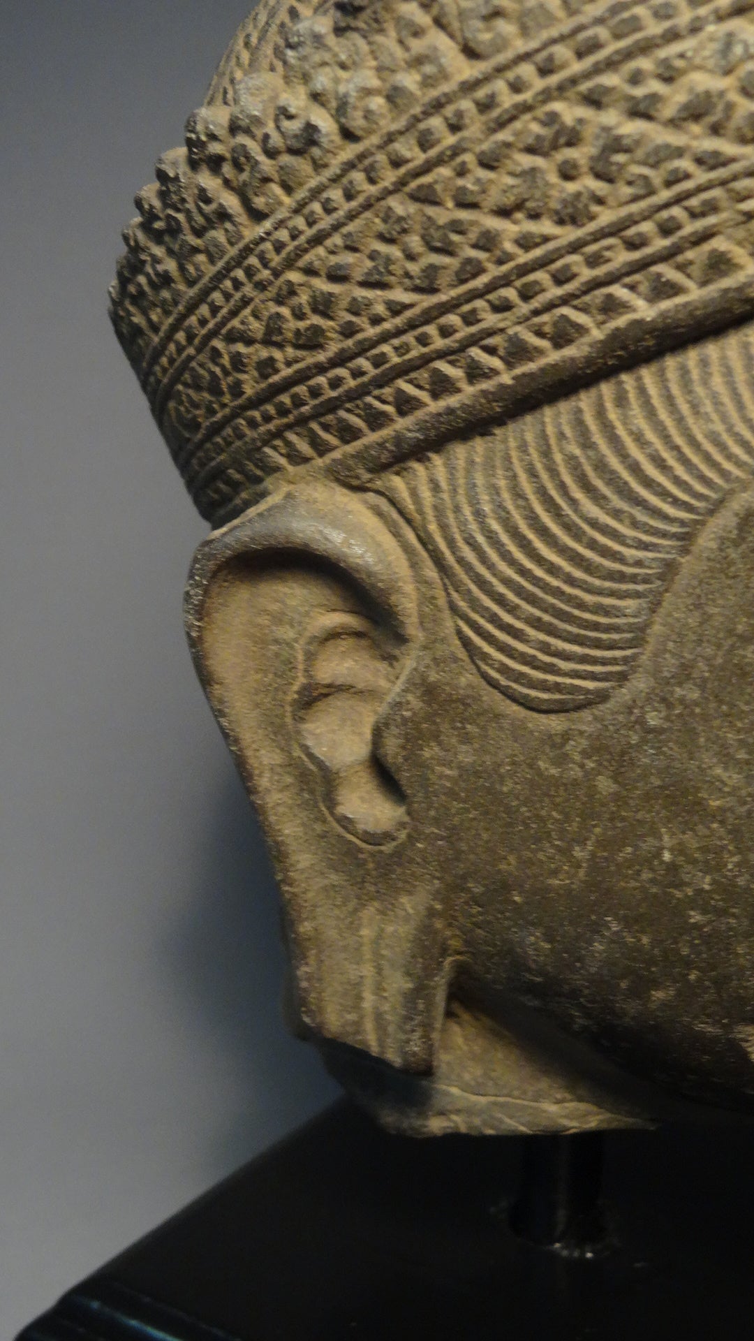 A Fine limestone Head of Shiva, Koh Ker, 10th Century-Khmer