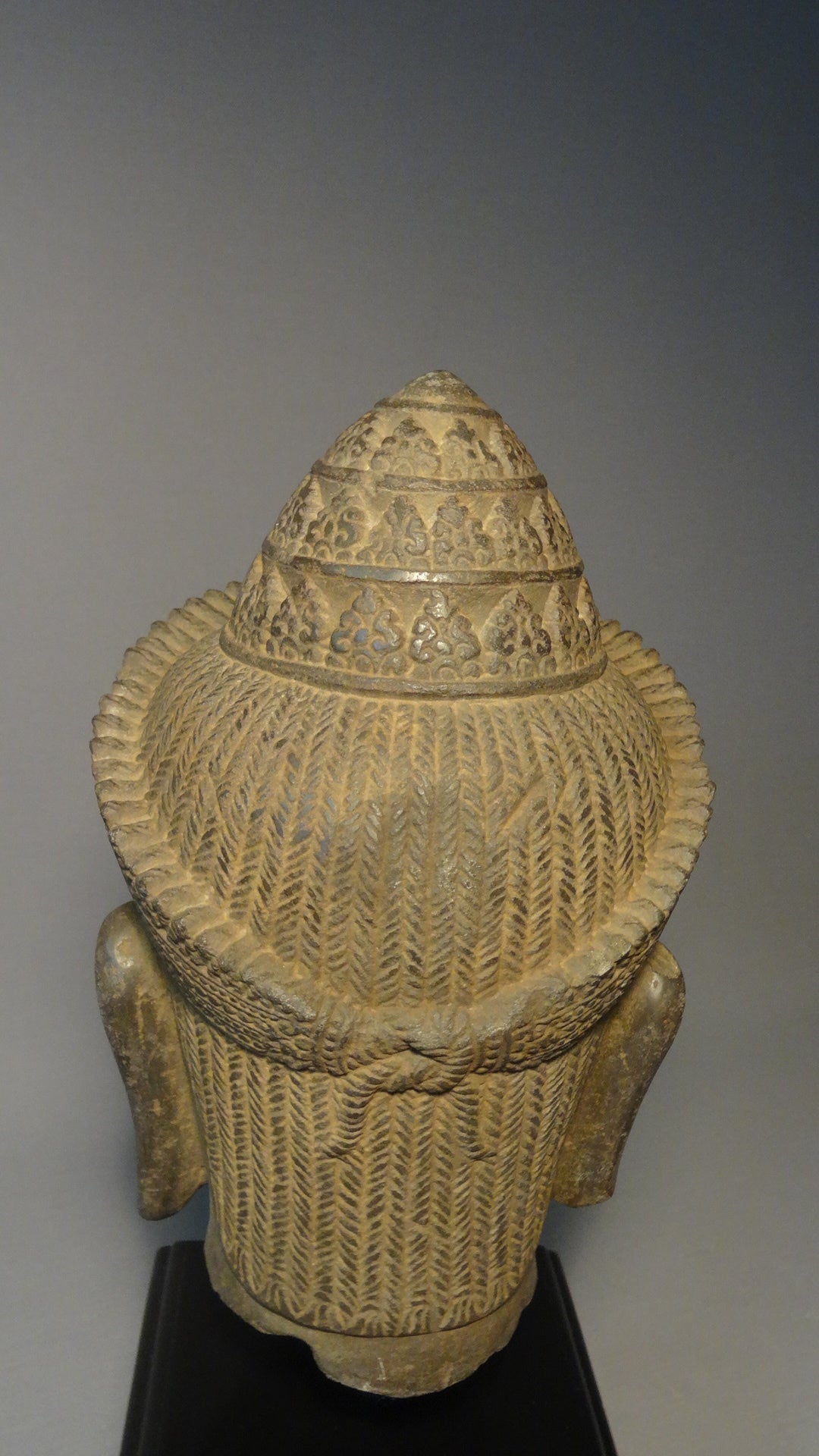 A Fine limestone Head of Shiva, Koh Ker, 10th Century-Khmer