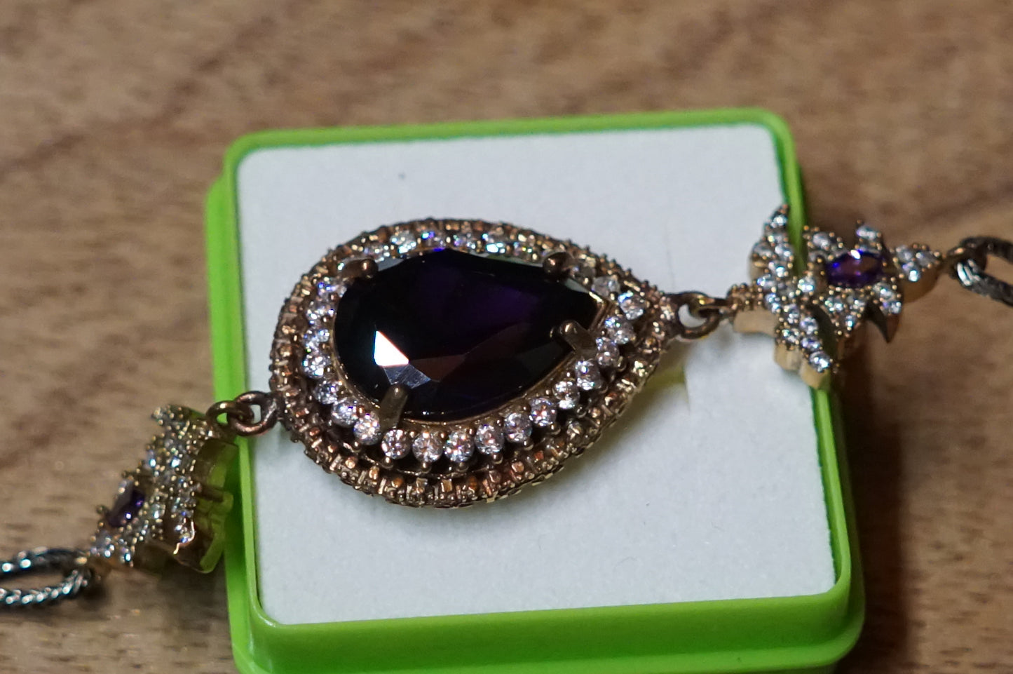 bracelet with amethyst