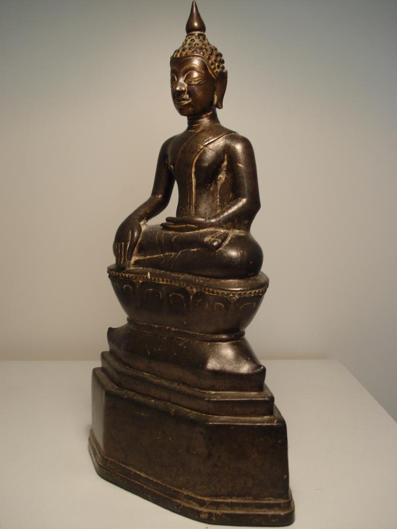 A Fine Bronze Thai seated figure of Buddha 15th c - AIE011