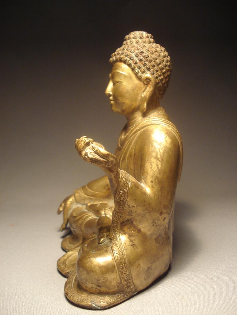 A Chinese Gilt Bronze Seated Figure of Buddha 19th-20th c - AIE015