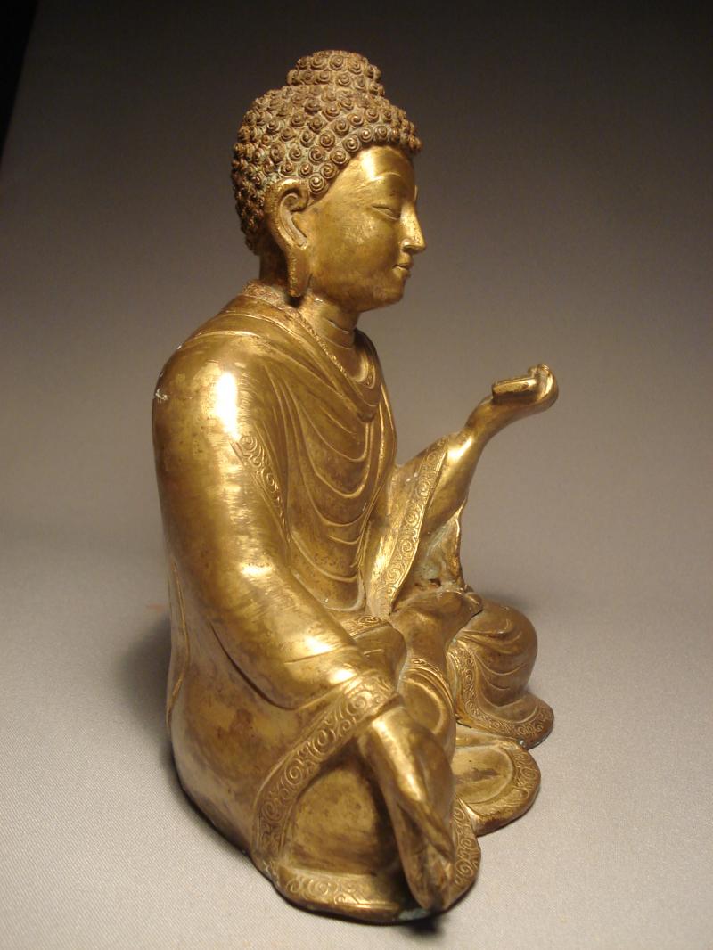 A Chinese Gilt Bronze Seated Figure of Buddha 19th-20th c - AIE015